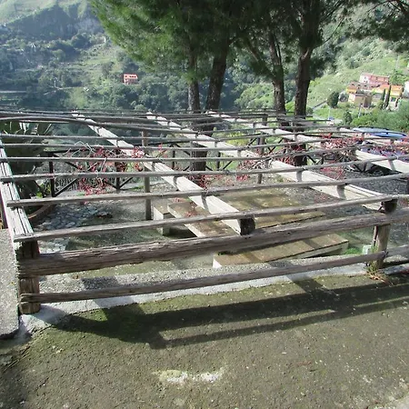 Lantställe Rifugio Dei Tre Pini Castelmola