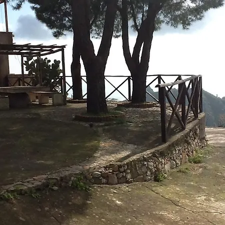 Rifugio Dei Tre Pini *