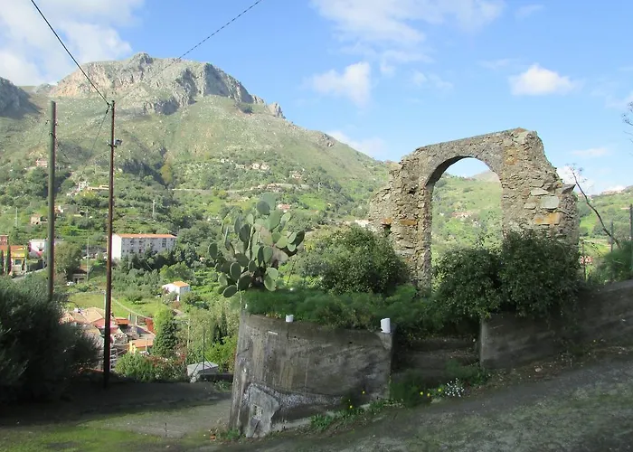 Rifugio Dei Tre Pini * 카스텔몰라